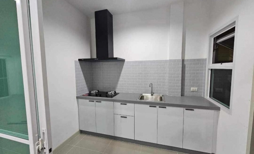 ปล่อยเช่ารายปี ทาวน์โฮม 2 ชั้น ซอยสยามคันทรี 3 ห้องนอน 3 ห้องน้ำ