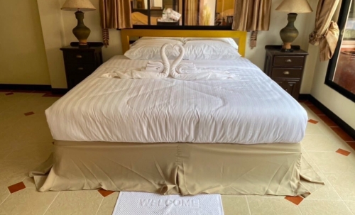 ขาย Pool Villa 2 ชั้น 18 ห้องนอน เขาพระตำหนัก (2)