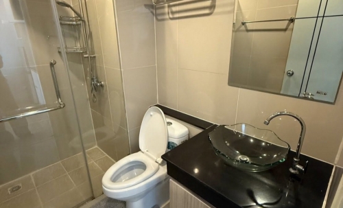 เดอะ ทวิน ทาวเวอร์ จอมเทียน