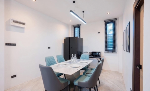 ให้เช่า Pool Villa 2 ชั้น 4 ห้องนอน 4 ห้องน้ำ ห้วยใหญ่