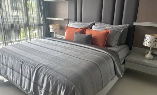 ให้เช่า Apus Condominium เอปัส คอนโดมิเนียม 1 ห้องนอน วิวสระ