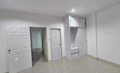 ปล่อยเช่ารายปี ทาวน์โฮม 2 ชั้น ซอยสยามคันทรี 3 ห้องนอน 3 ห้องน้ำ