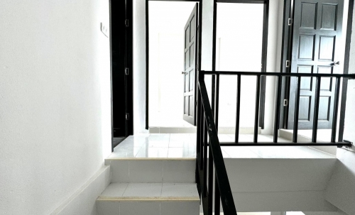 ขายทาวน์โฮม 2 ชั้น 3 ห้องนอน 2 ห้องน้ำ ซ.สยามคันทรีคลับ ใกล้ตลาดไร่วนาสินธ์ ติดเจ้าของ