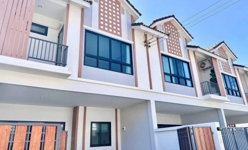 ขาย Townhome 2 ชั้น 3 ห้องนอน 3 ห้องน้ำ เนินพลับหวาน