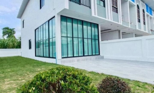 ขายบ้านทาวน์โฮม สไตล์ยุโรป 2 ชั้น 2 ห้องนอน 3 ห้องน้ำ ซ.สยามคันทรีคลับ ติดเจ้าของ