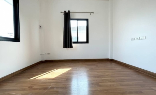 ขายบ้านแฝด 2 ชั้น 3 ห้องนอน 3 ห้องน้ำ บึงวรกิจ (1)