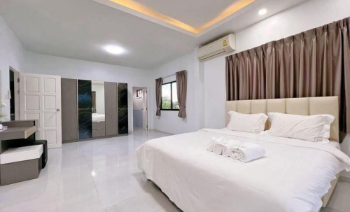 ขาย บ้าน Pool Villa ในหมู่บ้าน Royal View Village (3)