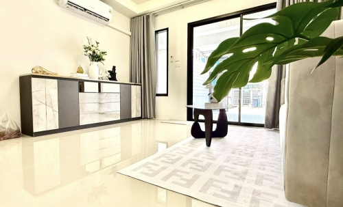 ขายทาวน์เฮ้าส์ 2 ชั้น 2 ห้องนอน 2 ห้องน้ำ ถนนสุขุมวิท (2)