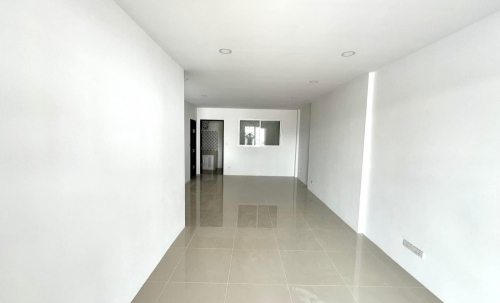 ขายทาวน์โฮม 2 ชั้น 3 ห้องนอน 2 ห้องน้ำ ซ.สยามคันทรีคลับ ใกล้ตลาดไร่วนาสินธ์ ติดเจ้าของ