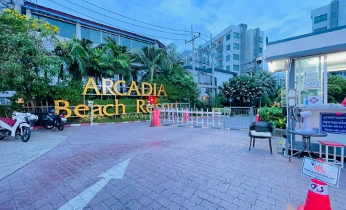 ขาย Arcadia Beach Resort Pattaya อะคาเดีย บีช รีสอร์ท พัทยา 1 ห้องนอน วิวสระ (2)