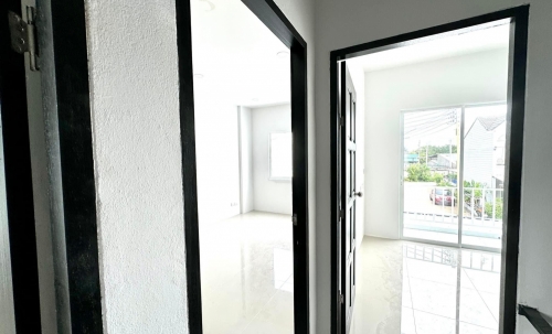 ขายทาวน์โฮม 2 ชั้น 3 ห้องนอน 2 ห้องน้ำ ซ.สยามคันทรีคลับ ใกล้ตลาดไร่วนาสินธ์ ติดเจ้าของ