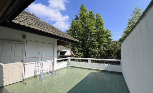 ขายบ้านทาวน์โฮม 3 ชั้นฝั่งทะเล 3 ห้องนอน 3 ห้องน้ำ บ้านอำเภอ นาจอมเทียน