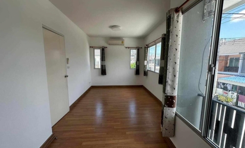 ขายพร้อมผู้เช่า ทาวน์โฮม 2 ชั้น หลังมุม 3 ห้องนอน 2 ห้องน้ำ เครือสหพัฒน์-ศรีราชา