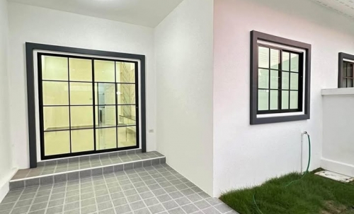 ขาย ทาวน์โฮมชั้นเดียว 2 ห้องนอน 2 ห้องน้ำ ใกล้ถนนสุขุมวิท