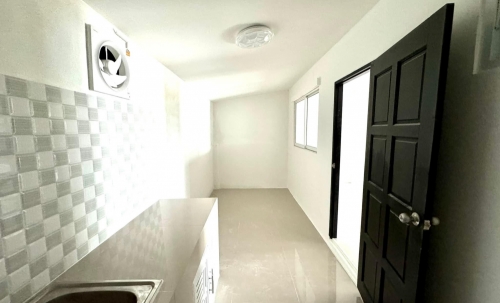 ขายทาวน์โฮม 2 ชั้น 3 ห้องนอน 2 ห้องน้ำ ซ.สยามคันทรีคลับ ใกล้ตลาดไร่วนาสินธ์ ติดเจ้าของ