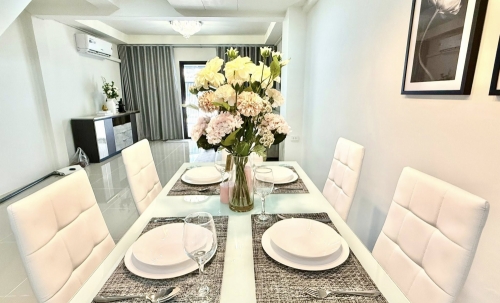 ขายทาวน์เฮ้าส์ 2 ชั้น 2 ห้องนอน 2 ห้องน้ำ ถนนสุขุมวิท (2)