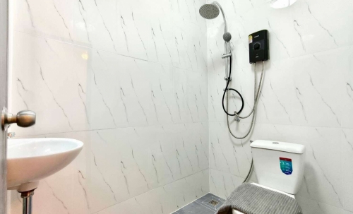 ขายทาวน์โฮม 2 ชั้น 2 ห้องนอน ซอยสยามคันทรีคลับ (2)