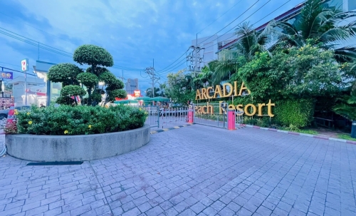 ขาย Arcadia Beach Resort Pattaya อะคาเดีย บีช รีสอร์ท พัทยา 1 ห้องนอน วิวสระ (2)