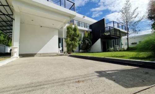 For rent Pool Villa 4 bedrooms 5 bathrooms Bang Saray