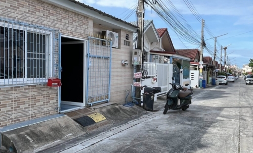 ขาย ทาวน์เฮ้าส์ 2 ห้องนอน 1 ห้องน้ำ เขาน้อย (2)