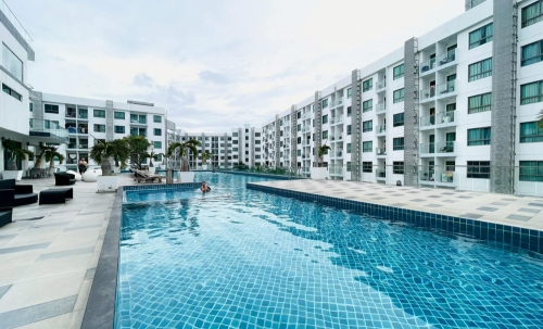 ขาย Arcadia Beach Resort Pattaya อะคาเดีย บีช รีสอร์ท พัทยา 1 ห้องนอน วิวสระ (2)