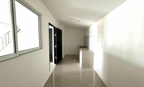 ขายทาวน์โฮม 2 ชั้น 3 ห้องนอน 2 ห้องน้ำ ซ.สยามคันทรีคลับ ใกล้ตลาดไร่วนาสินธ์ ติดเจ้าของ