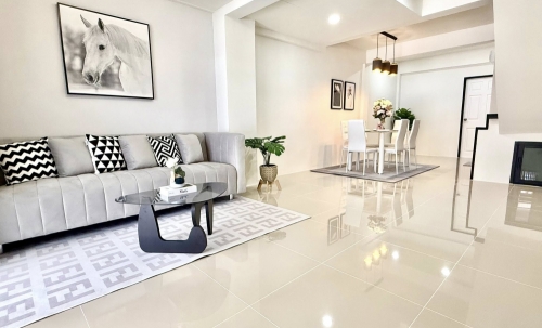 ขายทาวน์เฮ้าส์ 2 ชั้น 2 ห้องนอน 2 ห้องน้ำ ถนนสุขุมวิท (2)