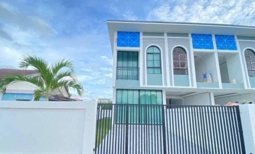 ขายบ้านทาวน์โฮม สไตล์ยุโรป 2 ชั้น 2 ห้องนอน 3 ห้องน้ำ ซ.สยามคันทรีคลับ ติดเจ้าของ