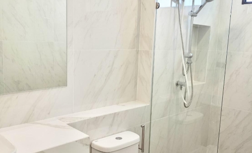 ให้เช่า บ้านเดี่ยว 2 ชั้น 3 ห้องนอน 1 ห้องน้ำ ห้วยใหญ่