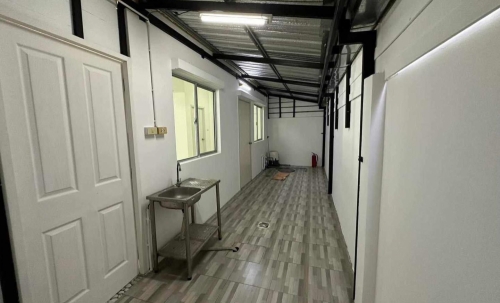 ขายพร้อมผู้เช่า ทาวน์โฮม 2 ชั้น หลังมุม 3 ห้องนอน 2 ห้องน้ำ เครือสหพัฒน์-ศรีราชา