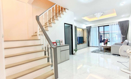 ขายทาวน์โฮม 2 ชั้น 2 ห้องนอน ซอยสยามคันทรีคลับ (2)