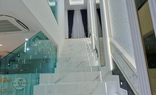 ให้เช่า Pool Villa 2 ชั้น 4 ห้องนอน 5 ห้องน้ำ ใกล้หาดจอมเทียน