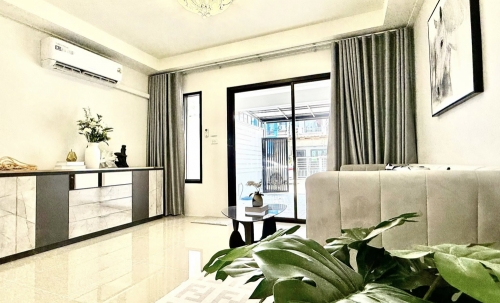 ขายทาวน์เฮ้าส์ 2 ชั้น 2 ห้องนอน 2 ห้องน้ำ ถนนสุขุมวิท (2)