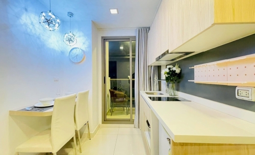 ขาย Arcadia Beach Resort Pattaya อะคาเดีย บีช รีสอร์ท พัทยา 1 ห้องนอน วิวสระ (2)