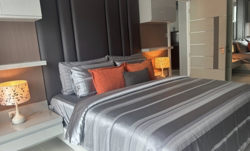 ให้เช่า Apus Condominium เอปัส คอนโดมิเนียม 1 ห้องนอน วิวสระ