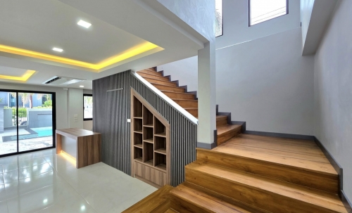 ขาย Pool Villa 2 ชั้น 4 ห้องนอน 5 ห้องน้ำ พัทยากลาง (1)