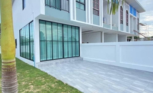 ขายบ้านทาวน์โฮม สไตล์ยุโรป 2 ชั้น 2 ห้องนอน 3 ห้องน้ำ ซ.สยามคันทรีคลับ ติดเจ้าของ