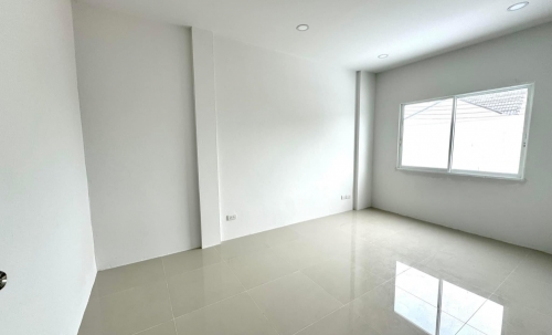 ขายทาวน์โฮม 2 ชั้น 3 ห้องนอน 2 ห้องน้ำ ซ.สยามคันทรีคลับ ใกล้ตลาดไร่วนาสินธ์ ติดเจ้าของ