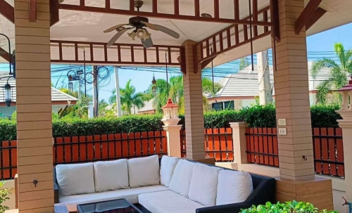 ให้เช่าพูลวิลล่า 3 ห้องนอน บ้านอำเภอ