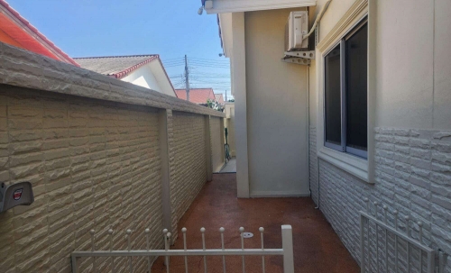 ขายทาวน์เฮาส์ชั้นเดียว 2 ห้องนอน 1 ห้องน้ำ เอกมงคล พัทยา (2)