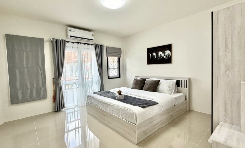 ขายทาวน์เฮ้าส์ 2 ชั้น 2 ห้องนอน 2 ห้องน้ำ ถนนสุขุมวิท (2)