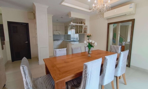 ให้เช่าพูลวิลล่า 3 ห้องนอน บ้านอำเภอ