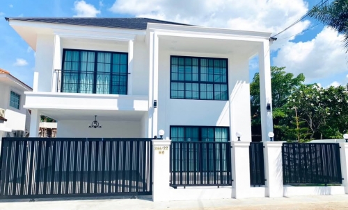 ให้เช่า Pool Villa 2 ชั้น 4 ห้องนอน 5 ห้องน้ำ ซอยสยาม