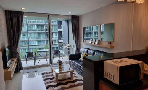 ปล่อยเช่ารายปี Apus Condo เอปัส คอนโด พัทยากลาง  1 ห้องนอน ชั้น 4 วิวสระ