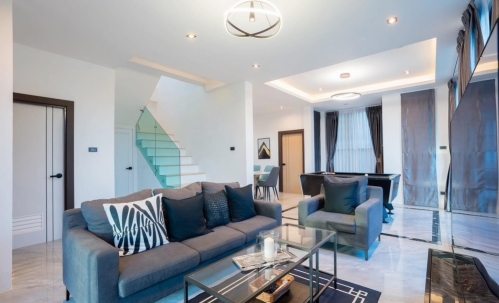 ให้เช่า Pool Villa 2 ชั้น 4 ห้องนอน 4 ห้องน้ำ ห้วยใหญ่