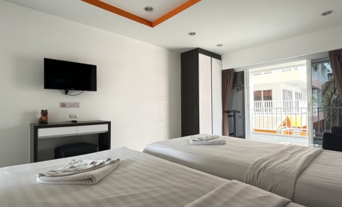 ขาย New Nordic Suites 3 South Pattaya นิว นอร์ดิค สูท 3 พัทยาใต้ Studio วิวสระ (3)