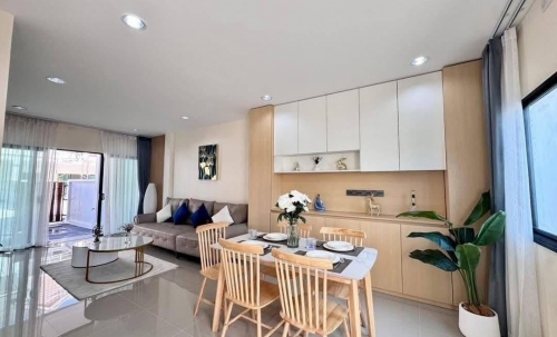 ขาย Townhome 2 ชั้น 3 ห้องนอน 3 ห้องน้ำ เนินพลับหวาน