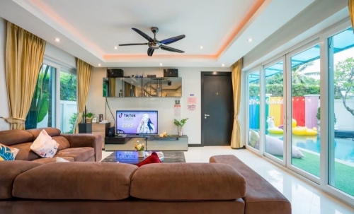 ให้เช่า Pool Villa 2 ชั้น 5 ห้องนอน 5 ห้องน้ำ จอมเทียน