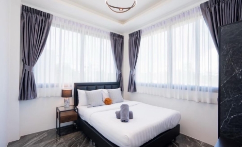 ให้เช่า Pool Villa 2 ชั้น 4 ห้องนอน 4 ห้องน้ำ ห้วยใหญ่