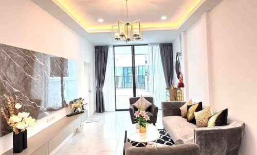 บ้านแฝดสไตล์โมเดิร์น 3 ห้องนอน 2 ห้องน้ำ ห้วยใหญ่